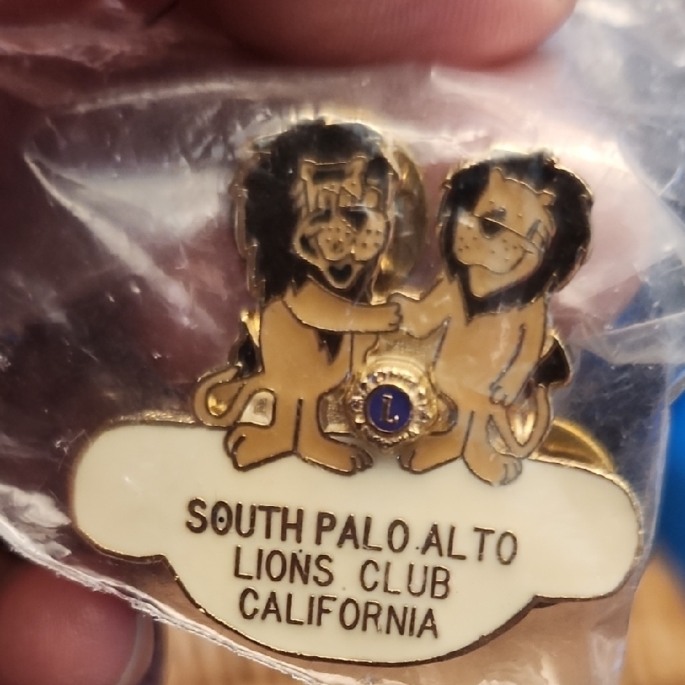 South Palo Alto Lions Club California  Souvenir Trading Pin New Vintage